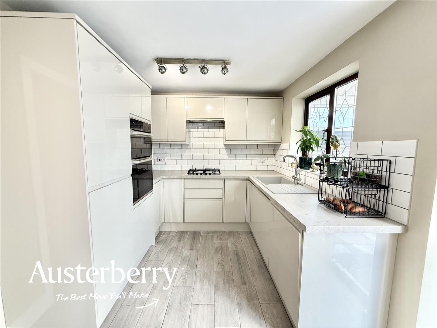 3 bed property in Deanscroft Way, Stoke-On-Trent